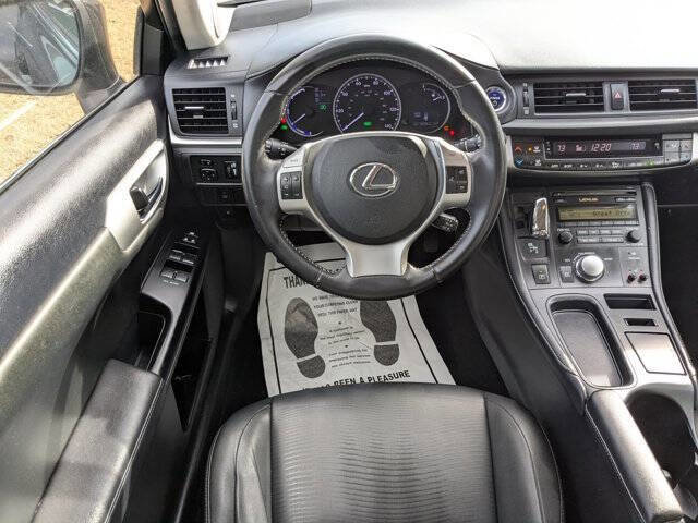 Used 2013 Lexus CT 200h w/ Premium Pkg w/Backup Camera FWD image 31