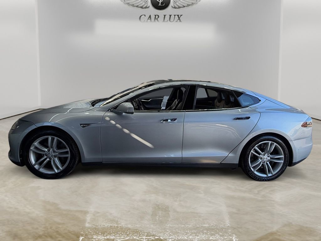 Used 2015 Tesla Model S 70D image 2