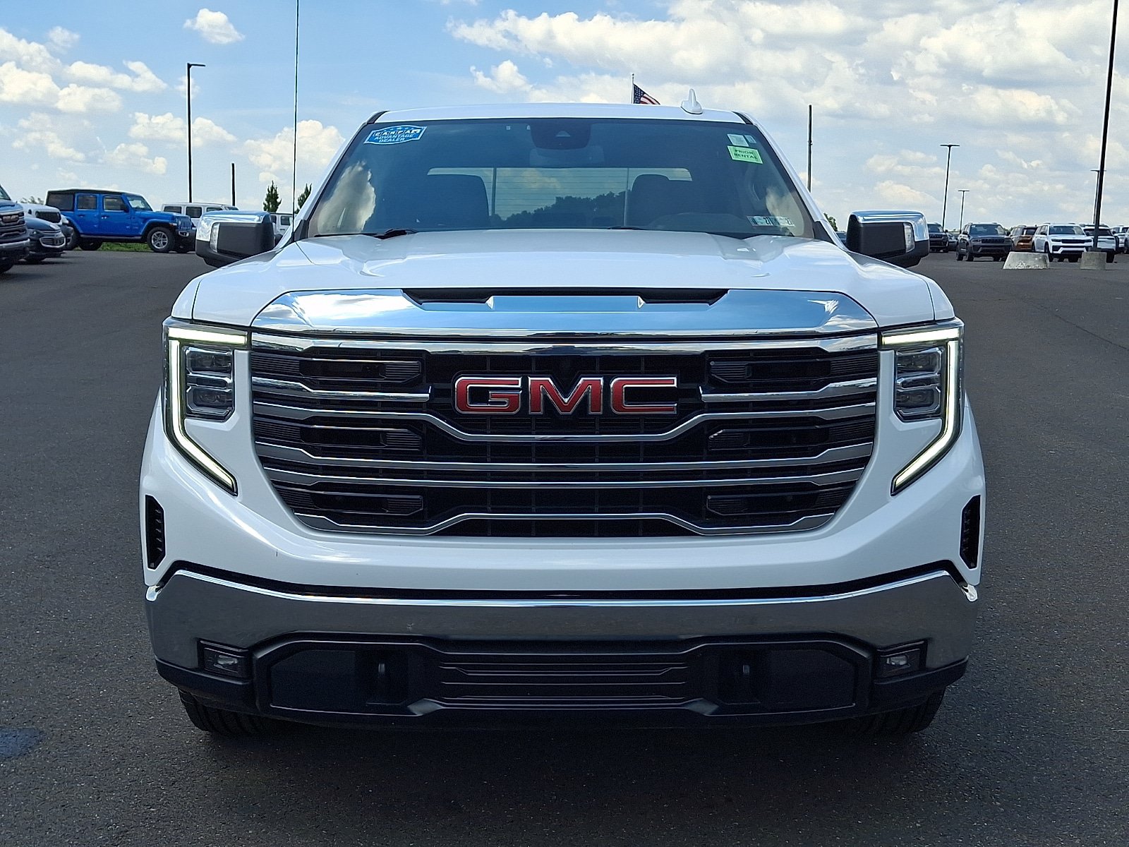 Used 2025 GMC Sierra 1500 SLT AWD/4WD image 2