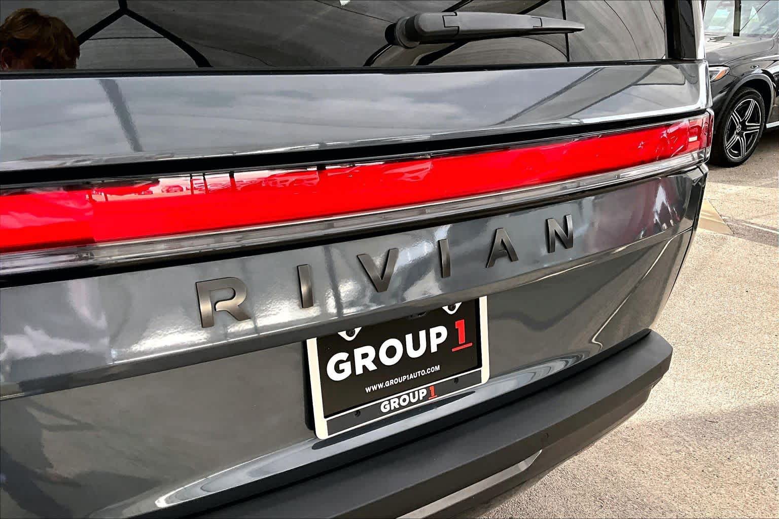 Used 2025 Rivian R1S Premium Dual AWD/4WD image 29