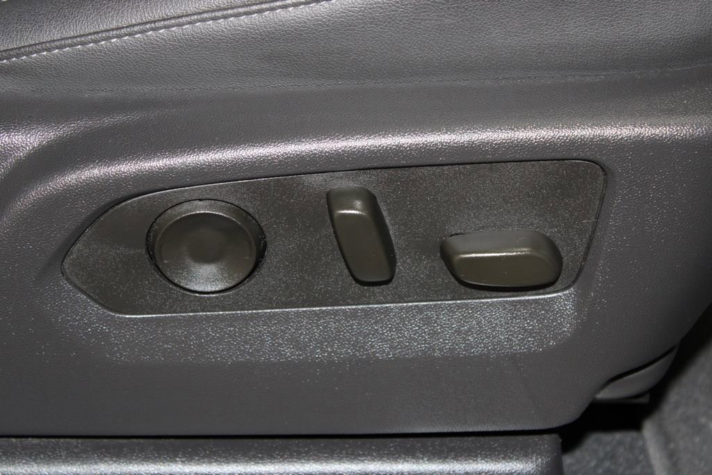 Used 2025 GMC Sierra 1500 SLT image 28