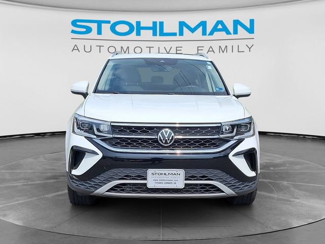 Certified 2022 Volkswagen Taos SEL w/ Panoramic Sunroof Package AWD/4WD image 2