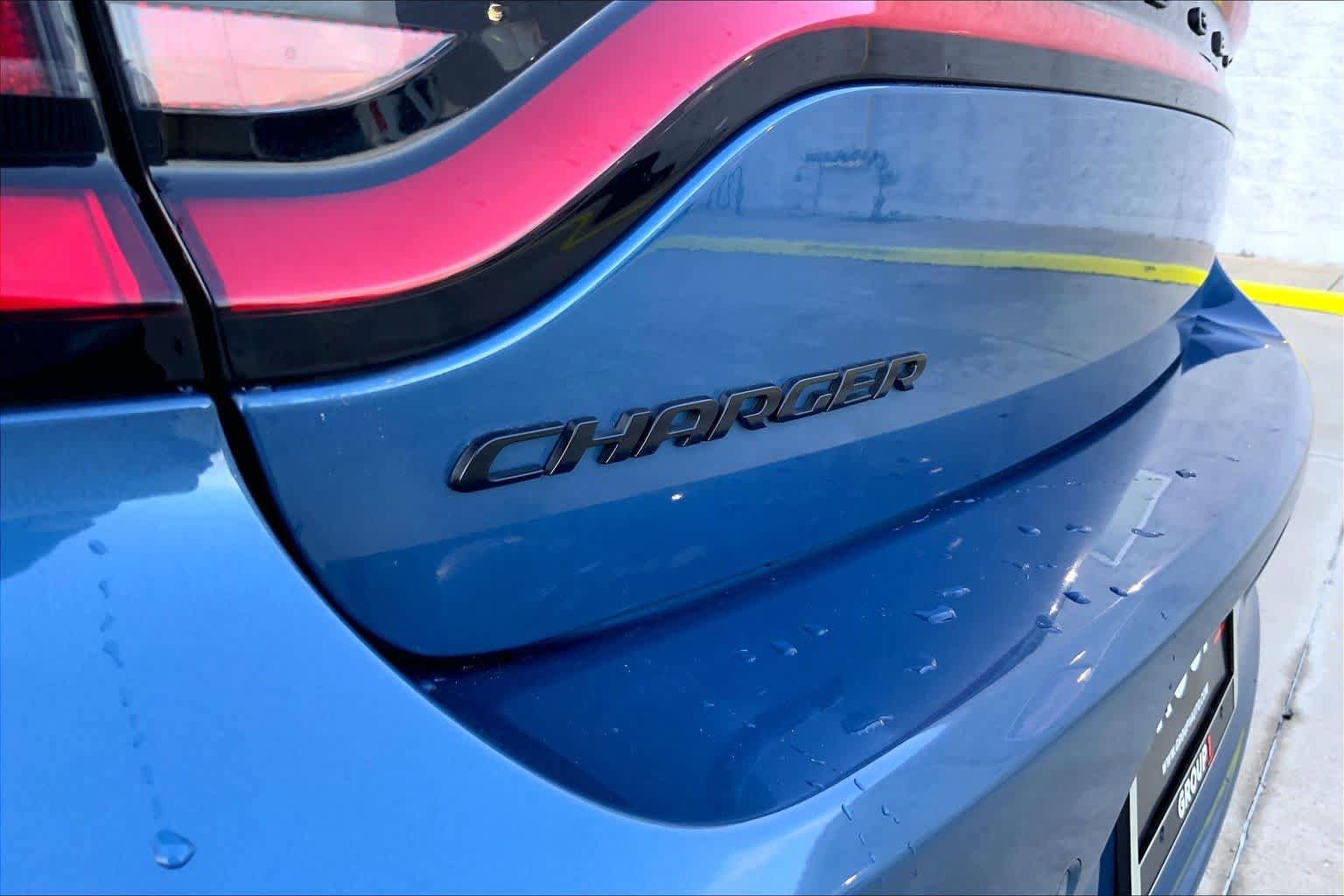 Used 2020 Dodge Charger SXT w/ Blacktop Package RWD image 28