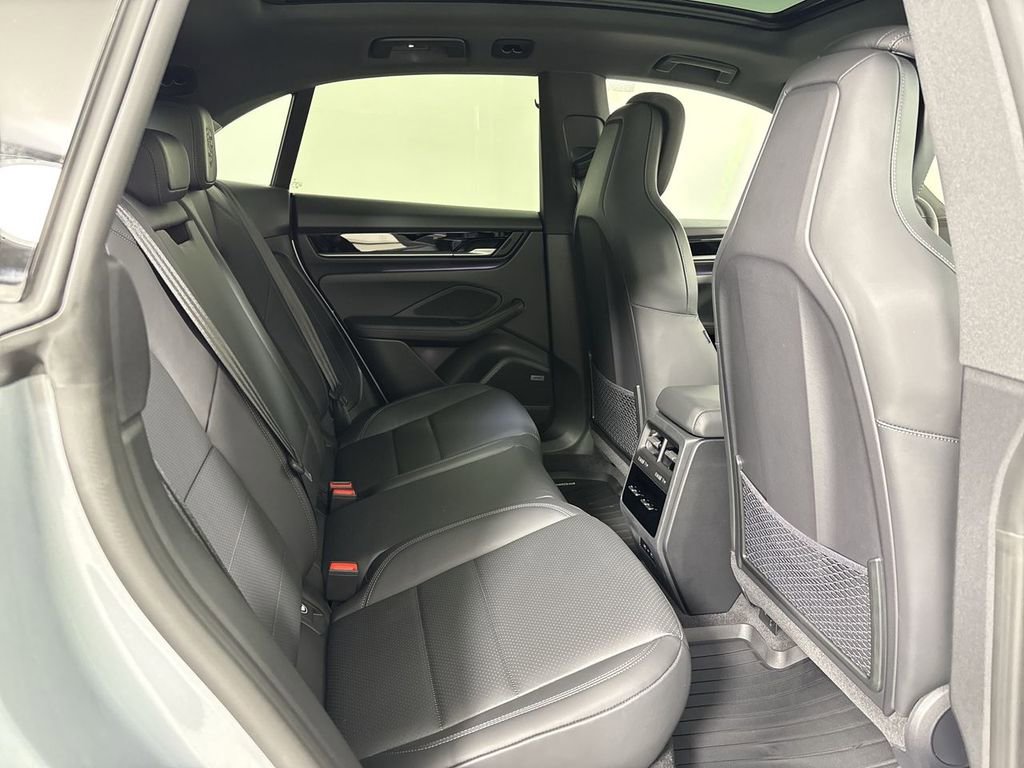 New 2026 Porsche Macan 4 Electric AWD/4WD image 26