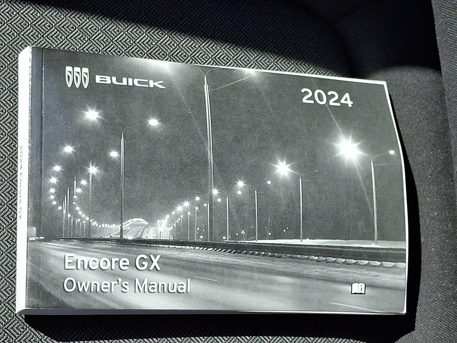 Used 2024 Buick Encore GX Preferred w/ Comfort Package FWD image 26