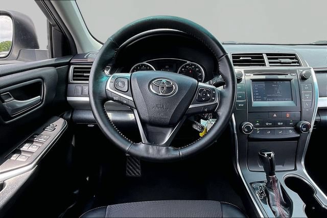 Used 2016 Toyota Camry SE FWD image 8