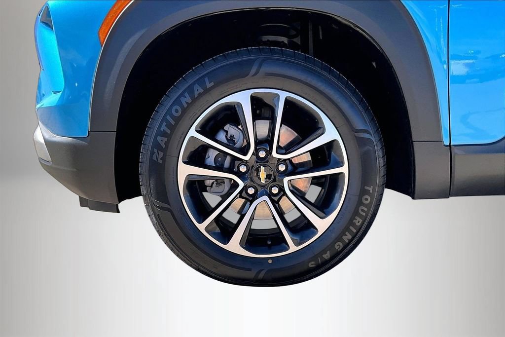 Used 2025 Chevrolet TrailBlazer LT AWD/4WD image 34