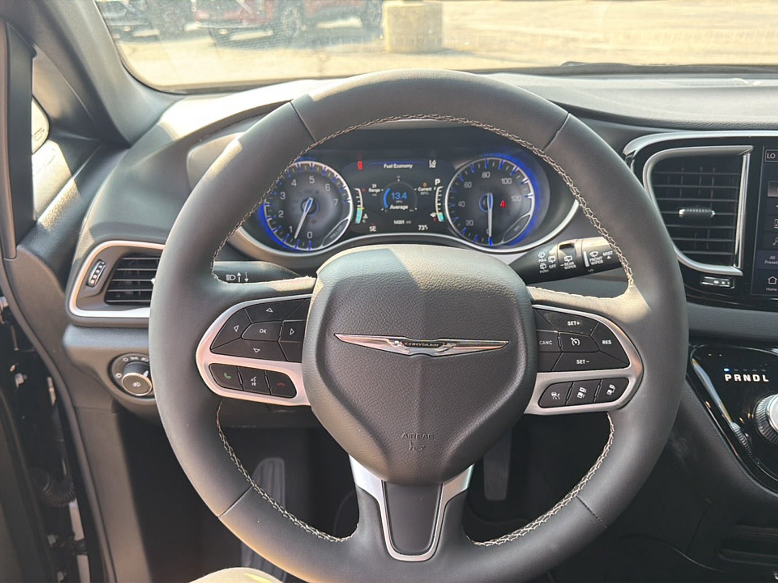 Used 2026 Chrysler Pacifica Select FWD image 9