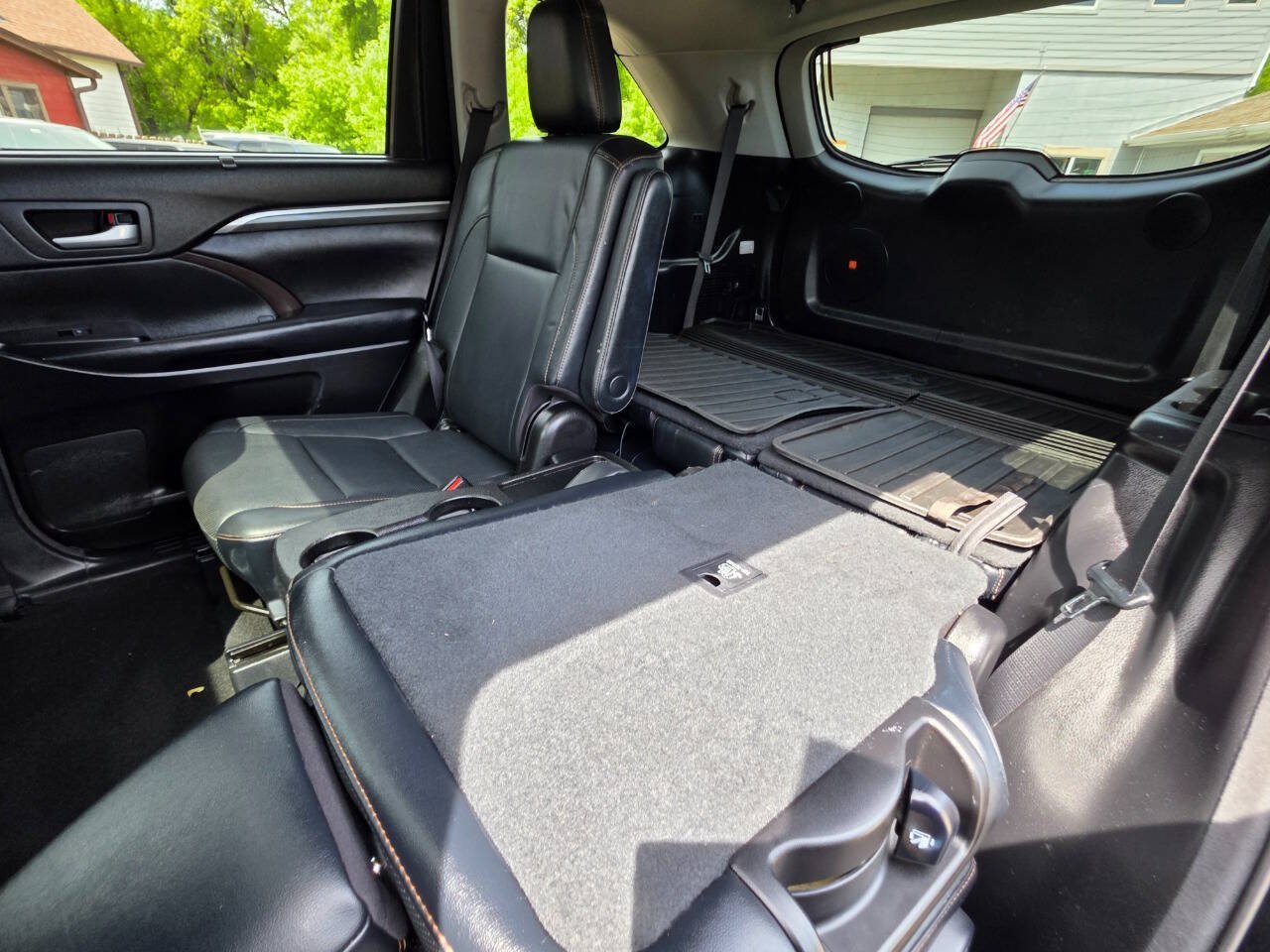 Used 2017 Toyota Highlander Limited AWD/4WD image 25