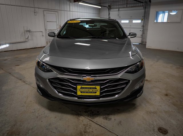 Used 2024 Chevrolet Malibu LT image 2