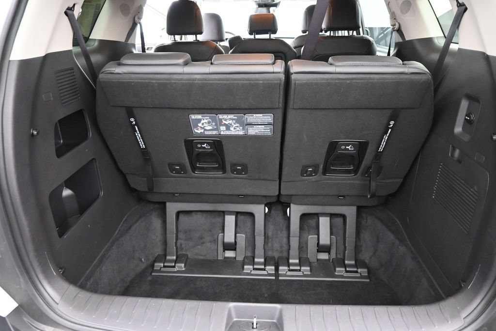 Used 2026 Kia Carnival LXS FWD image 16