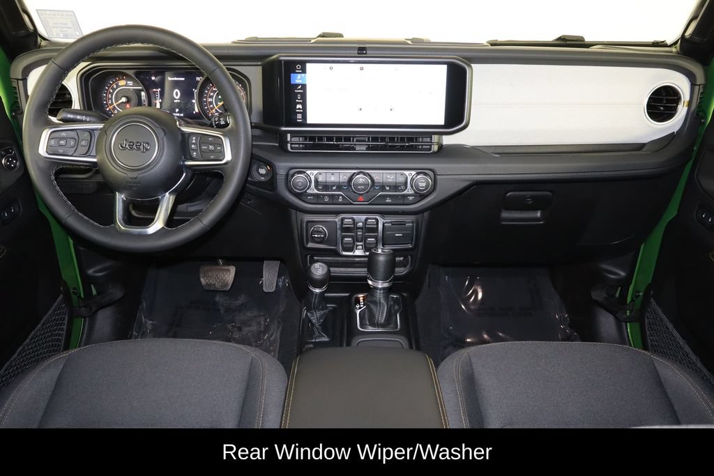 Used 2026 Jeep Wrangler Unlimited Sahara AWD/4WD image 13
