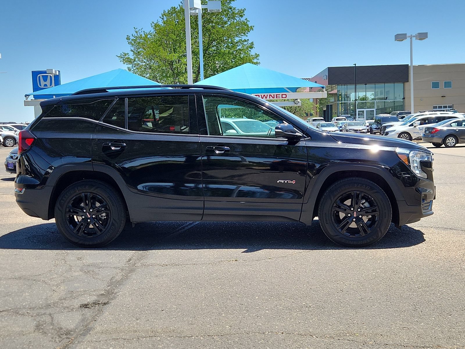 Used 2024 GMC Terrain AT4 AWD/4WD image 6