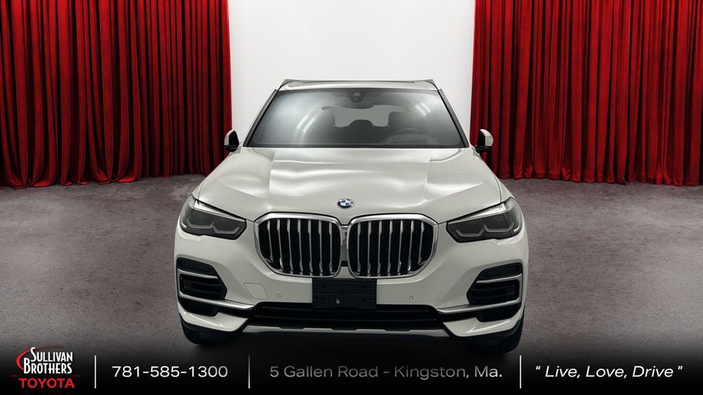 Used 2022 BMW X5 xDrive40i w/ Premium Package AWD/4WD image 2