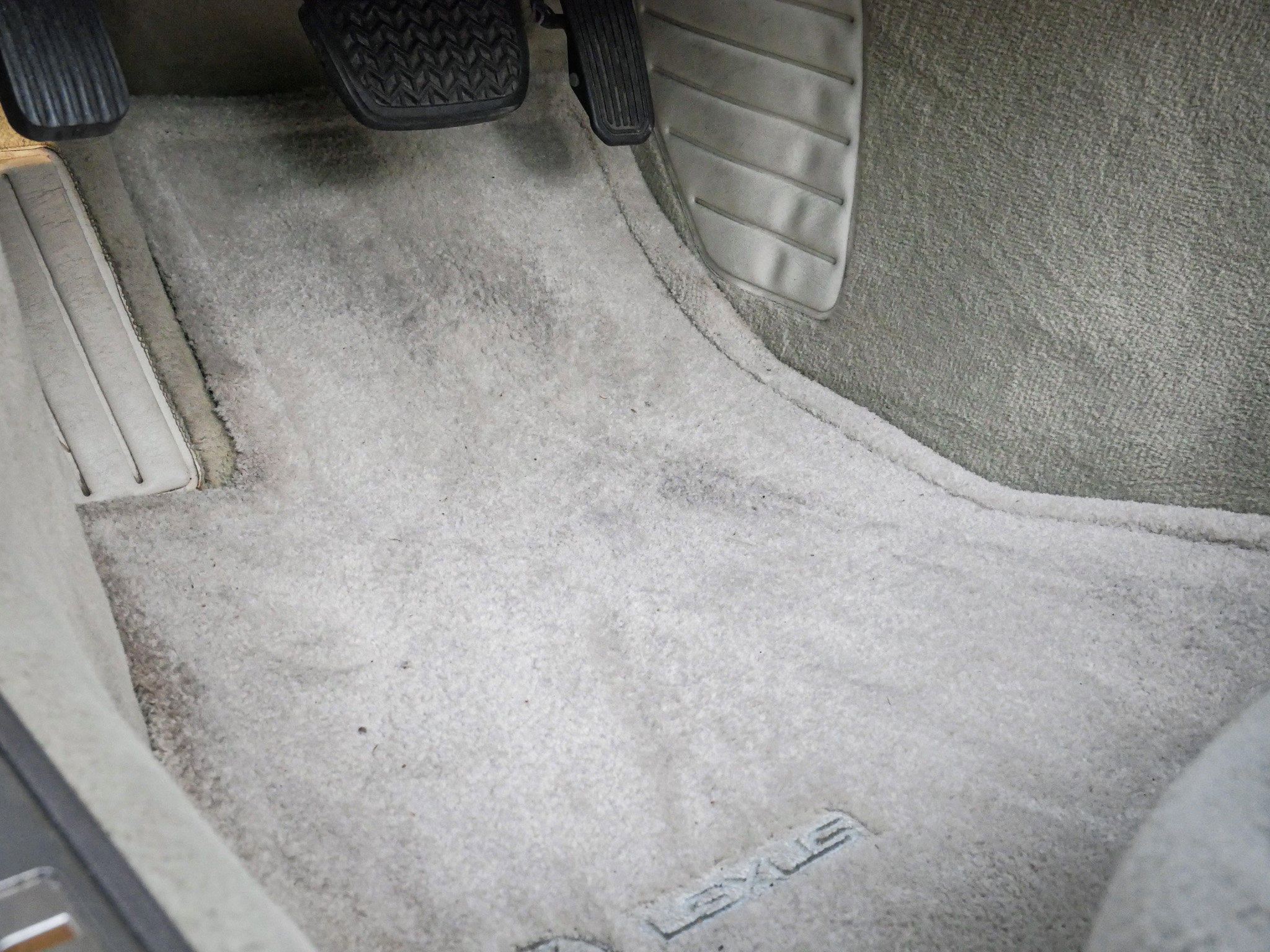 Used 2002 Lexus SC 430 Convertible RWD image 17