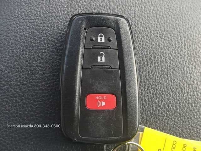 Used 2025 Toyota RAV4 XLE AWD/4WD image 27