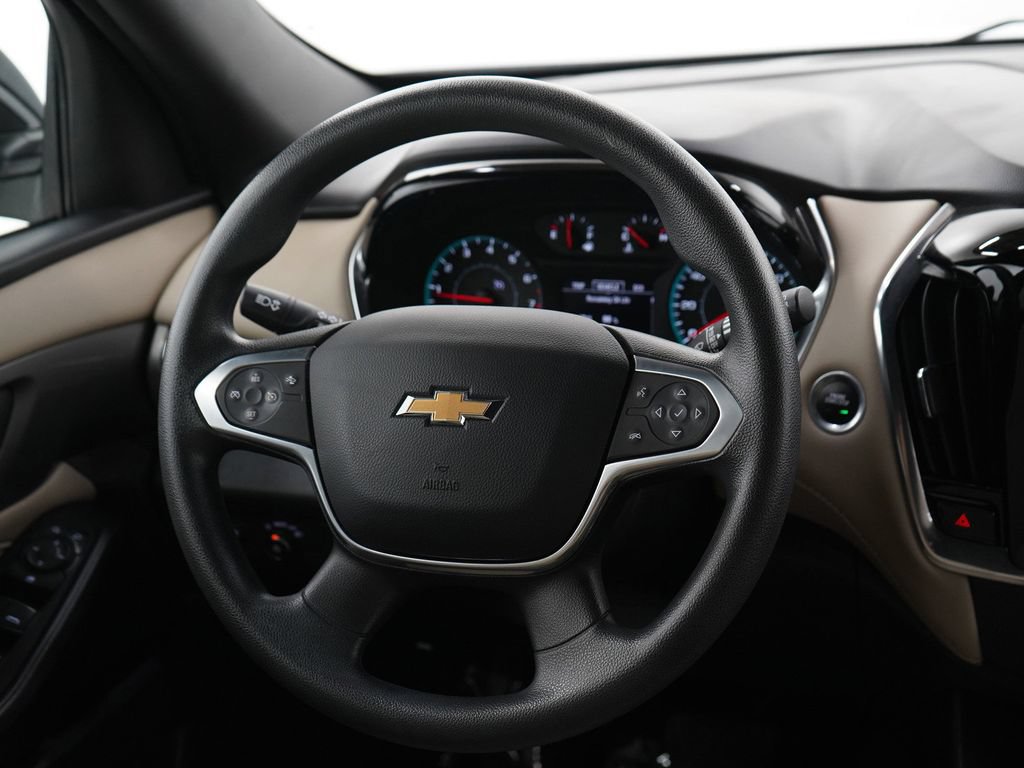 Used 2023 Chevrolet Traverse LS AWD/4WD image 16