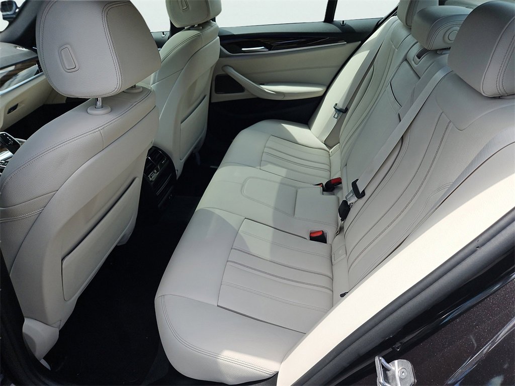 Used 2022 BMW 530i xDrive w/ Premium Package image 37