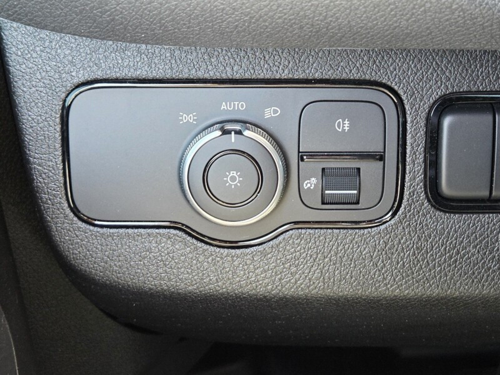 Used 2025 Mercedes-Benz Sprinter 2500 image 34