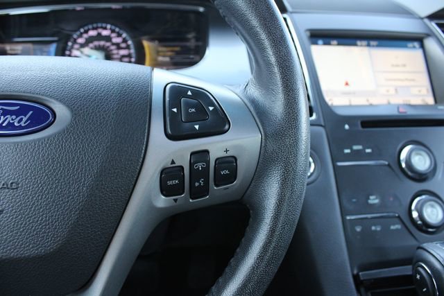 Used 2018 Ford Taurus SEL w/ Equipment Group 201A FWD image 13