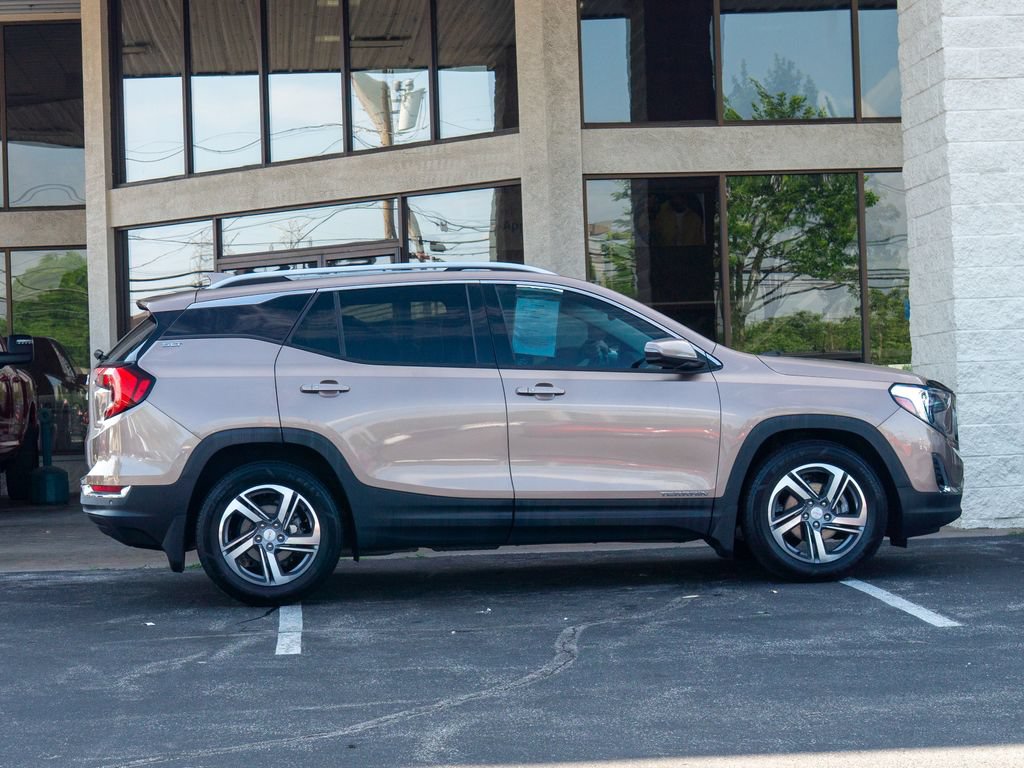 Used 2018 GMC Terrain SLT w/ Preferred Package FWD image 2
