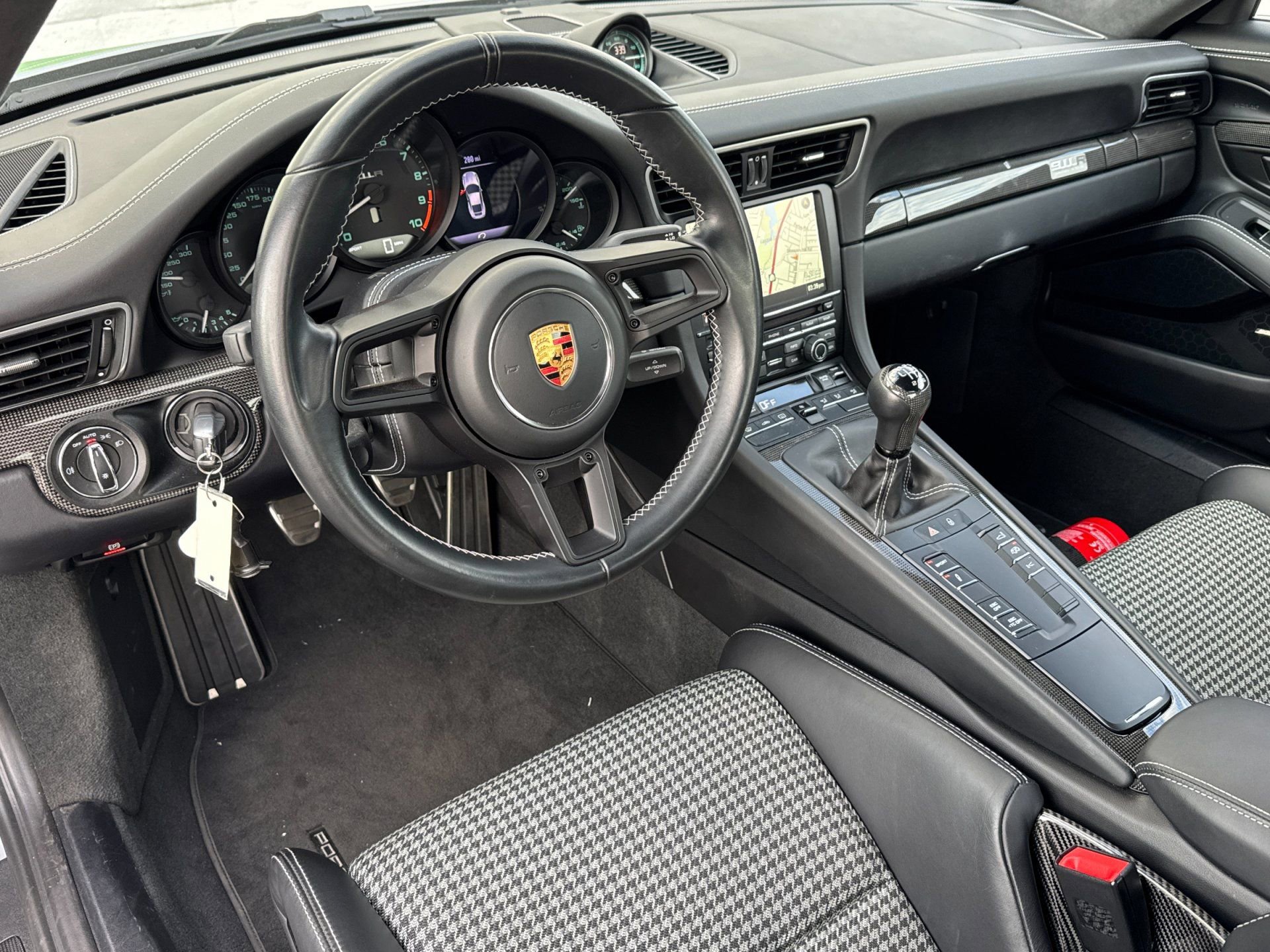 Used 2016 Porsche 911 R image 12