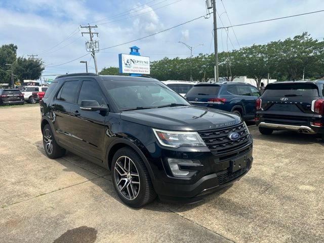 Used 2017 Ford Explorer Sport w/ Equipment Group 401A AWD/4WD image 3