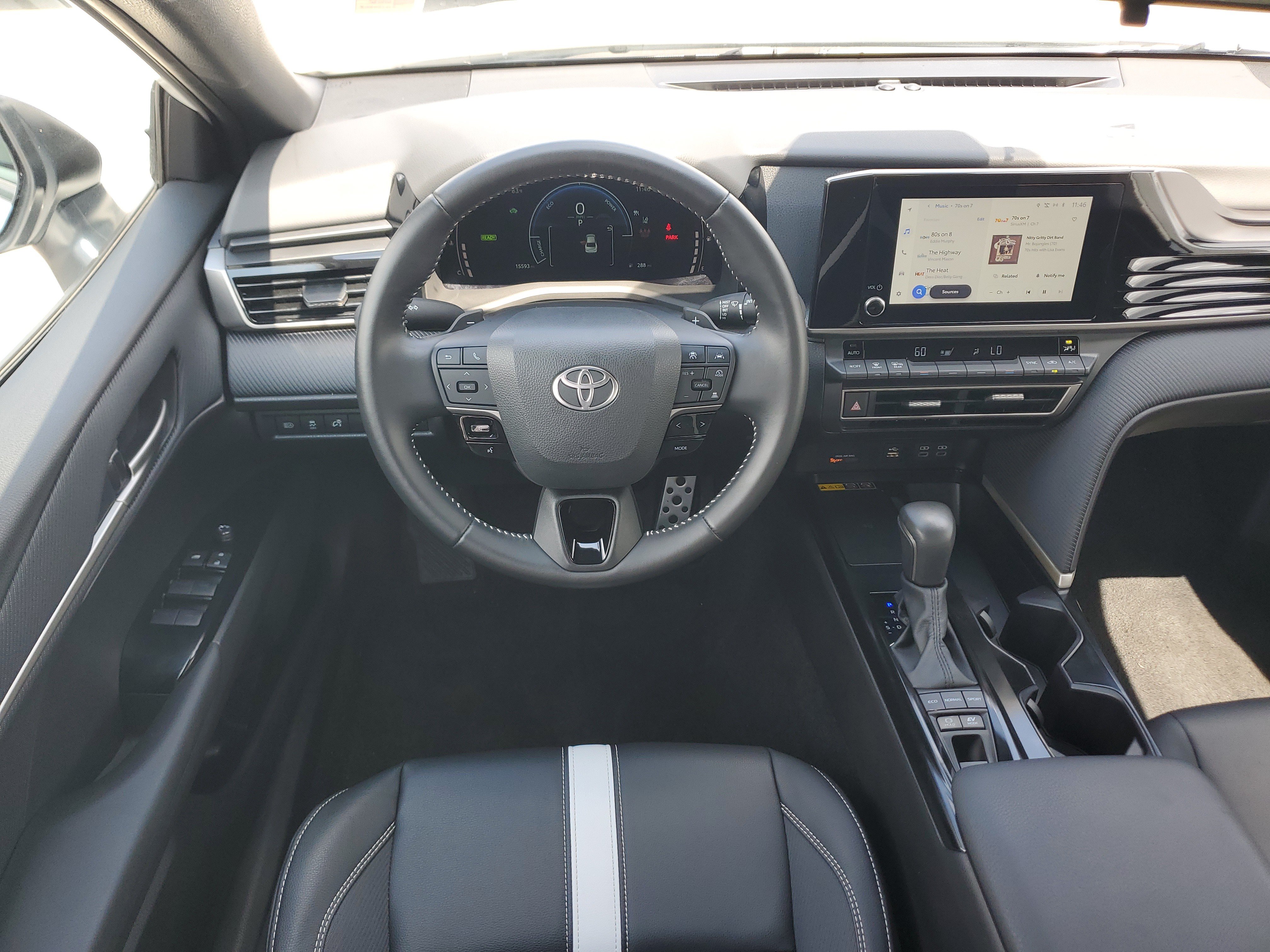 Used 2025 Toyota Camry SE FWD image 17