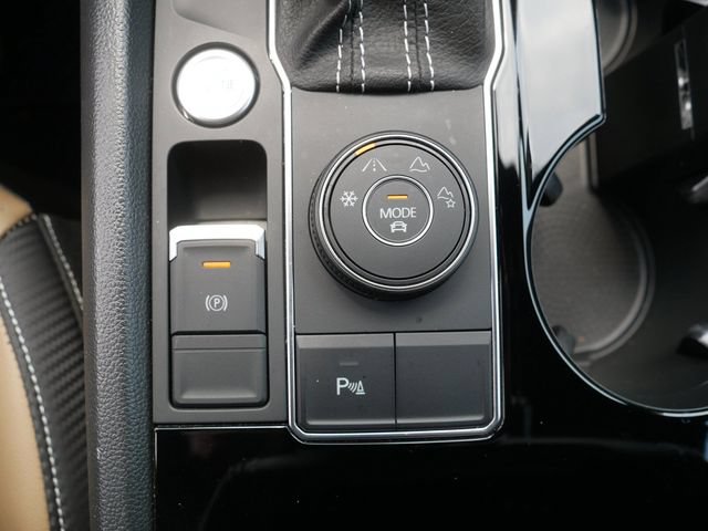 Certified 2023 Volkswagen Atlas Cross Sport SEL AWD/4WD image 31