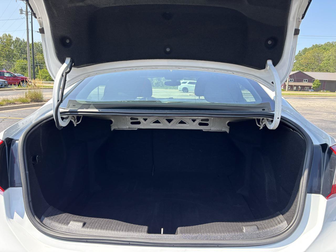 Used 2017 Chevrolet Cruze LT w/ Redline Edition FWD image 34
