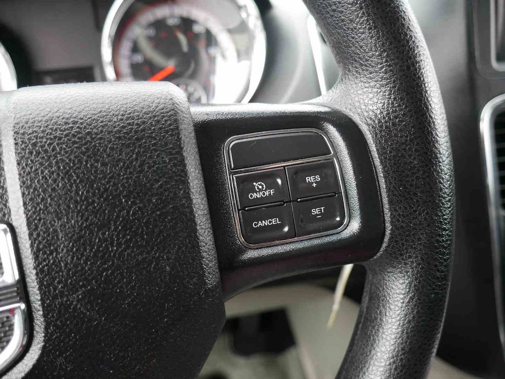 Used 2015 Dodge Grand Caravan SXT image 31
