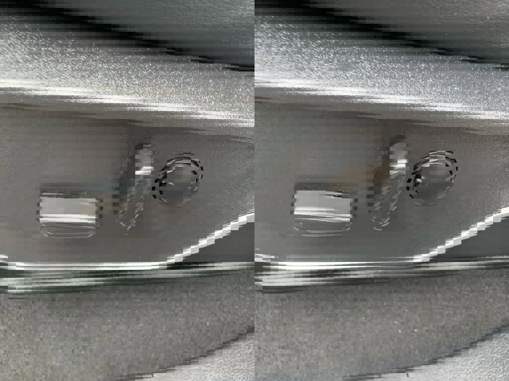 Used 2024 Ford F350 Lariat w/ Black Appearance Package image 21