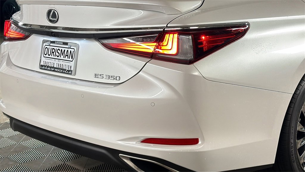 Certified 2025 Lexus ES 350 Ultra Luxury w/ Accessory Package (Z2) image 6