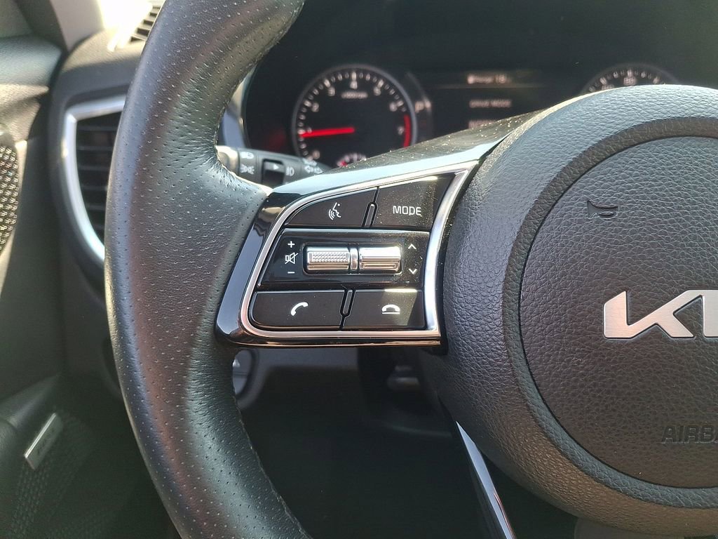 Certified 2023 Kia Seltos SX w/ SX Sunroof Package image 21