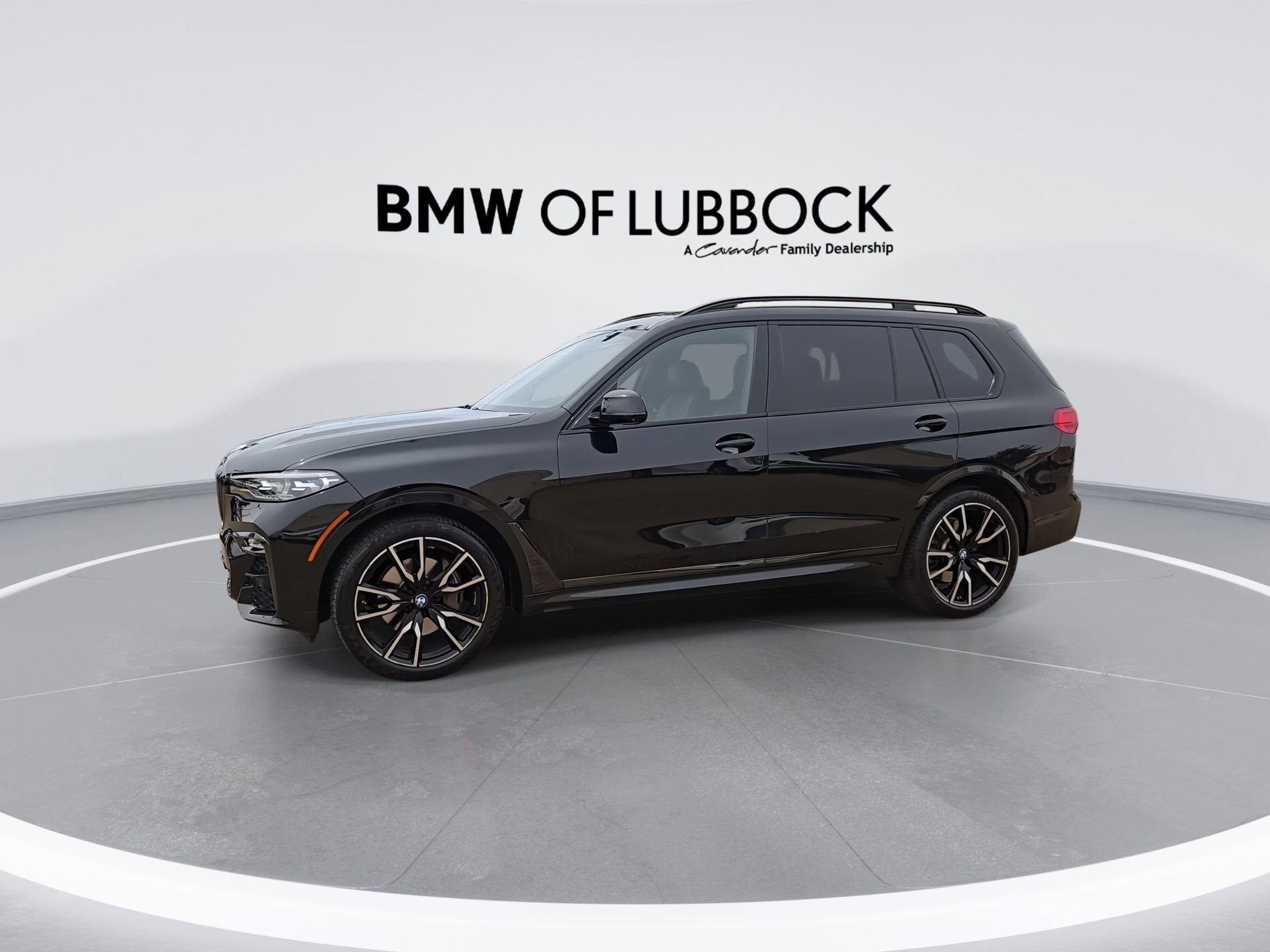 Used 2021 BMW X7 xDrive40i w/ M Sport Package AWD/4WD image 5