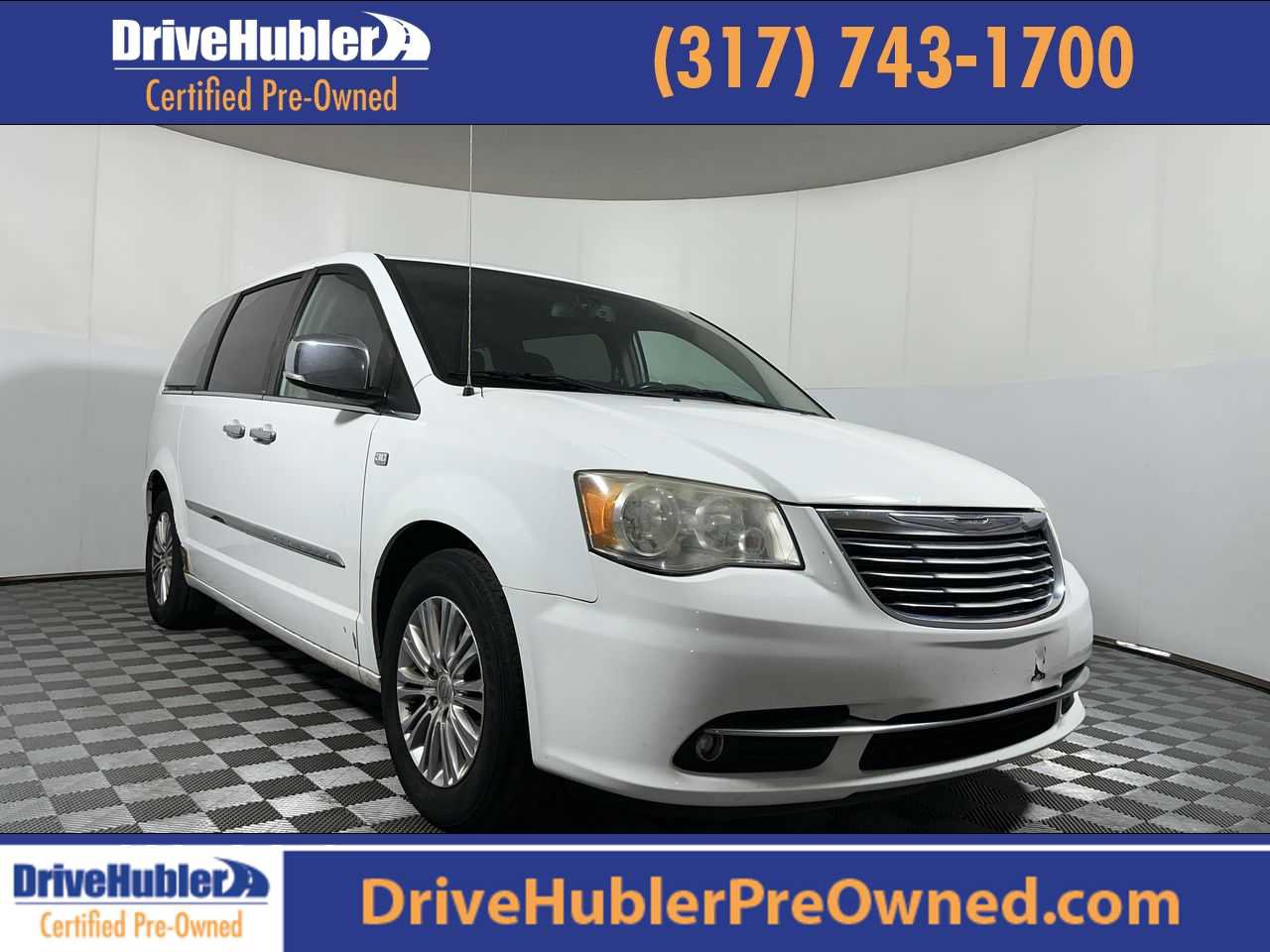 Used 2014 Chrysler Town & Country Touring-L FWD image 1