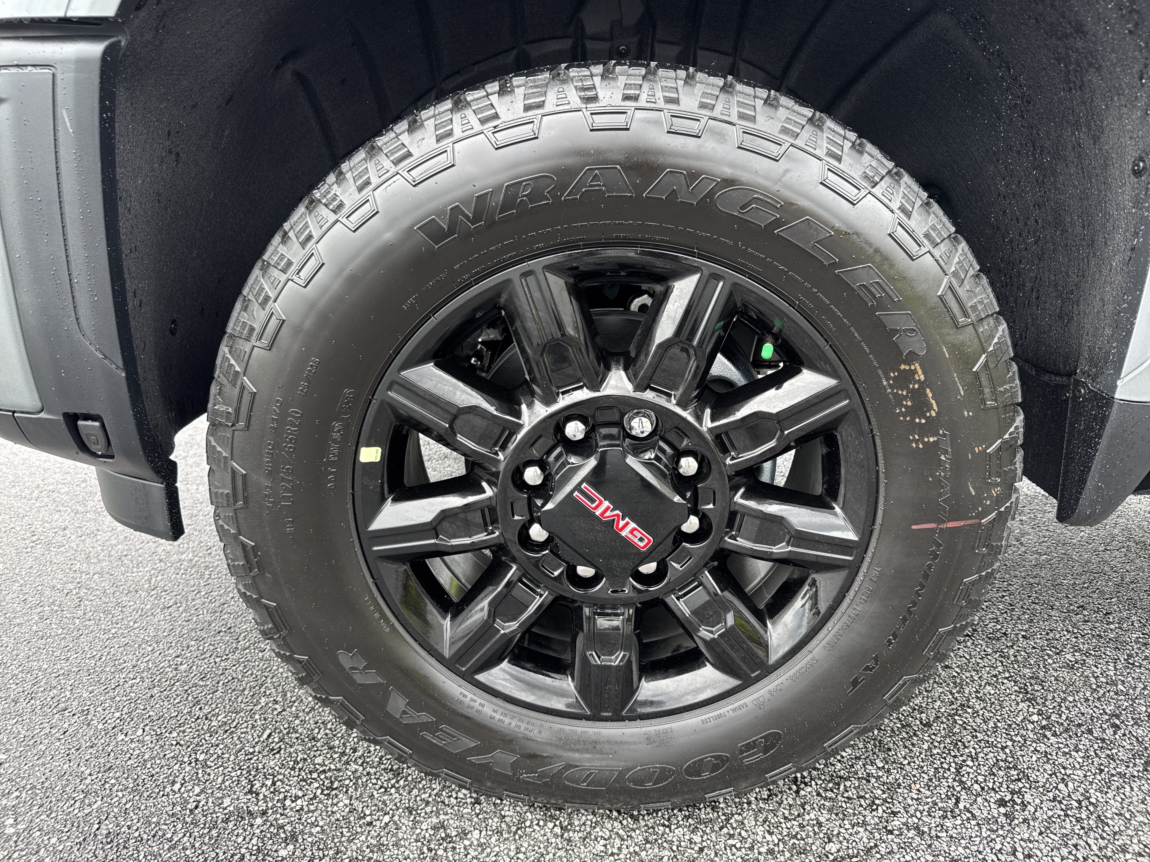 New 2026 GMC Sierra 2500 AT4 w/ AT4 Premium Plus Package AWD/4WD image 13