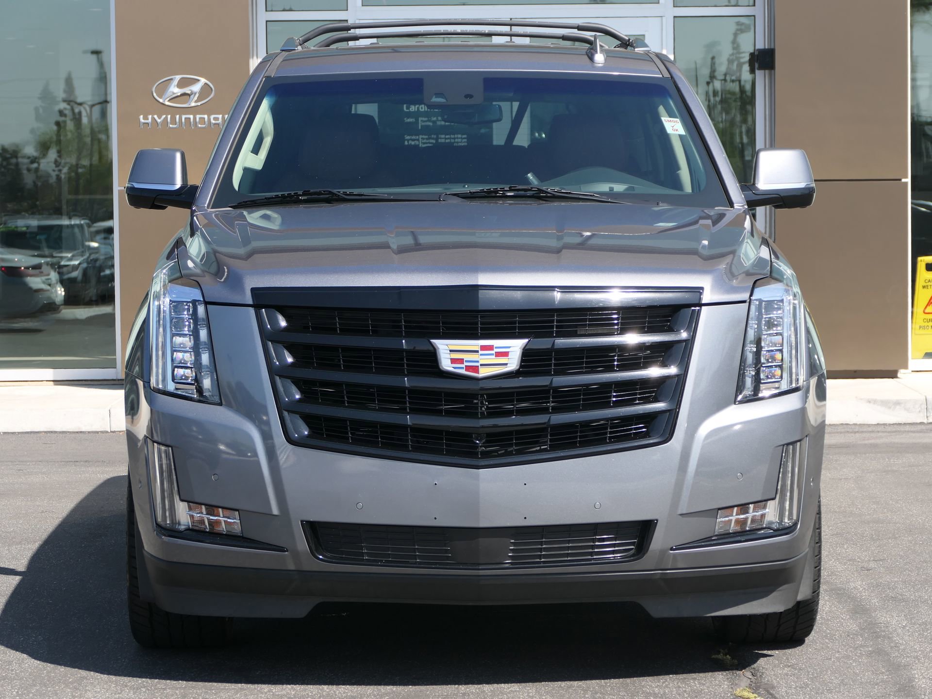 Used 2019 Cadillac Escalade Premium Luxury w/ Escalade Sport Edition image 8