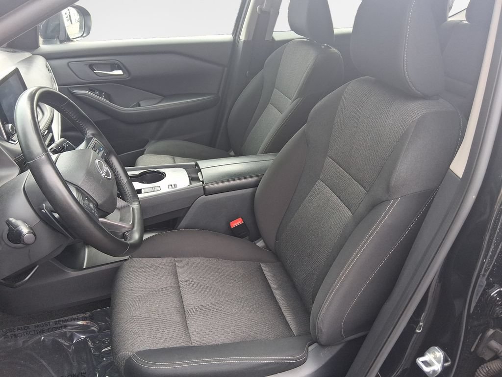 Used 2025 Nissan Rogue SV FWD image 12