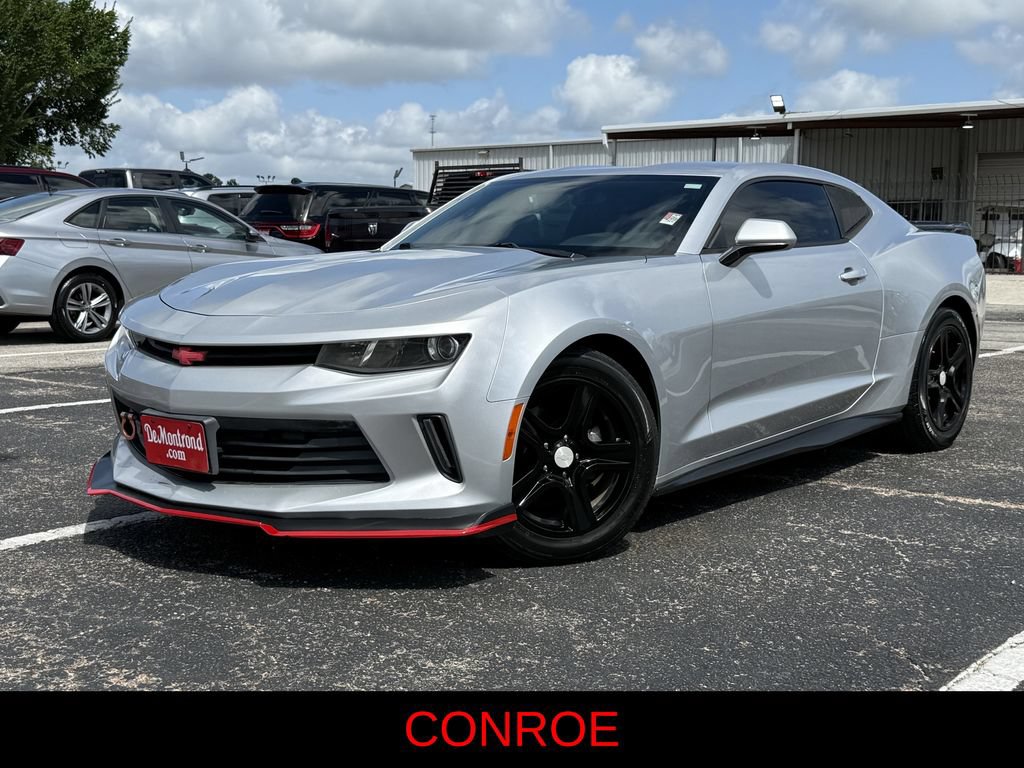 Used 2017 Chevrolet Camaro LT RWD image 1