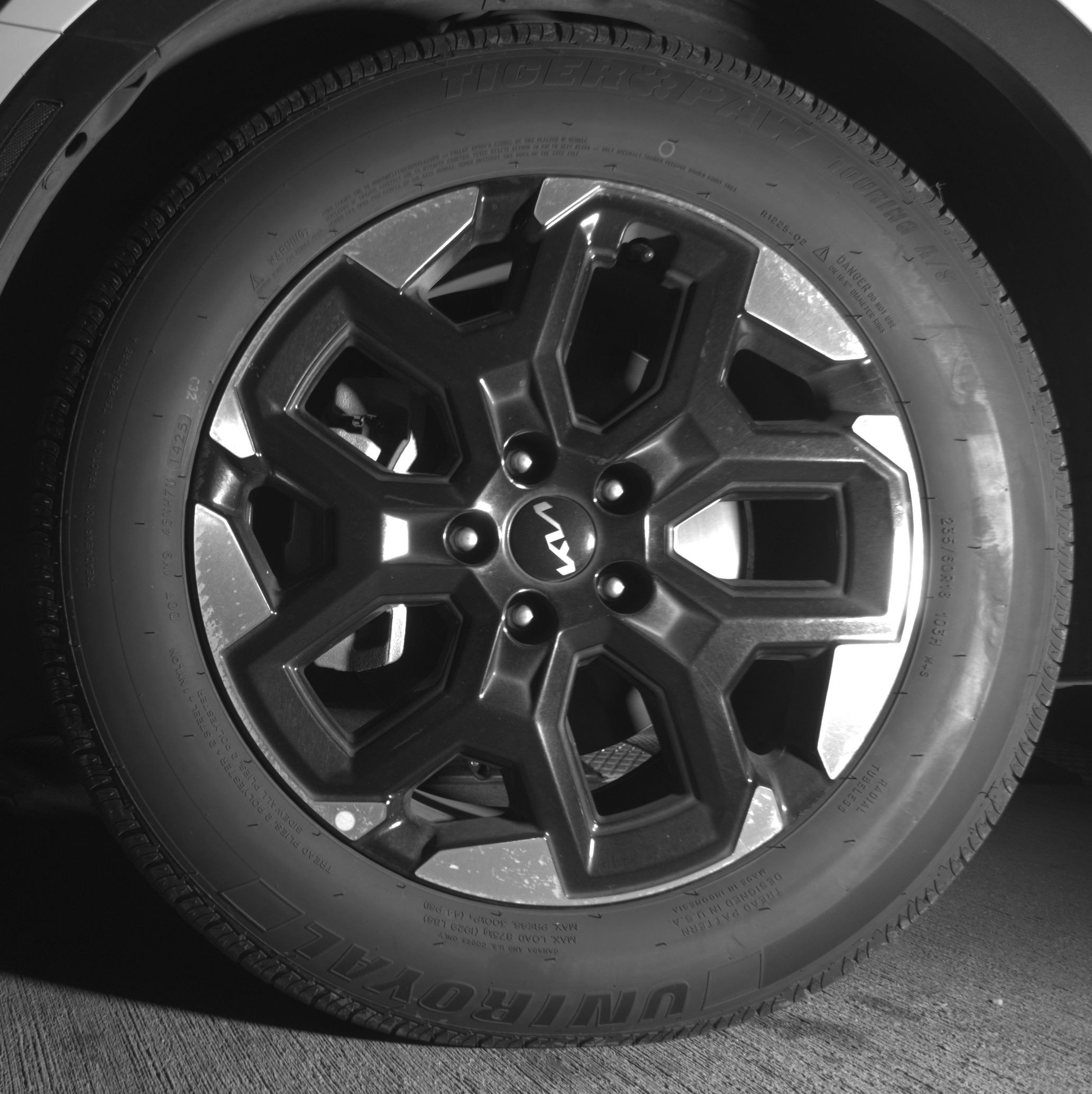 Used 2024 Kia Sorento S image 12