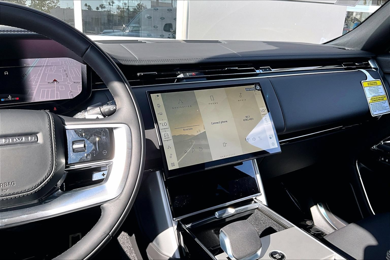 New 2026 Land Rover Range Rover Long Wheelbase SE AWD/4WD image 7