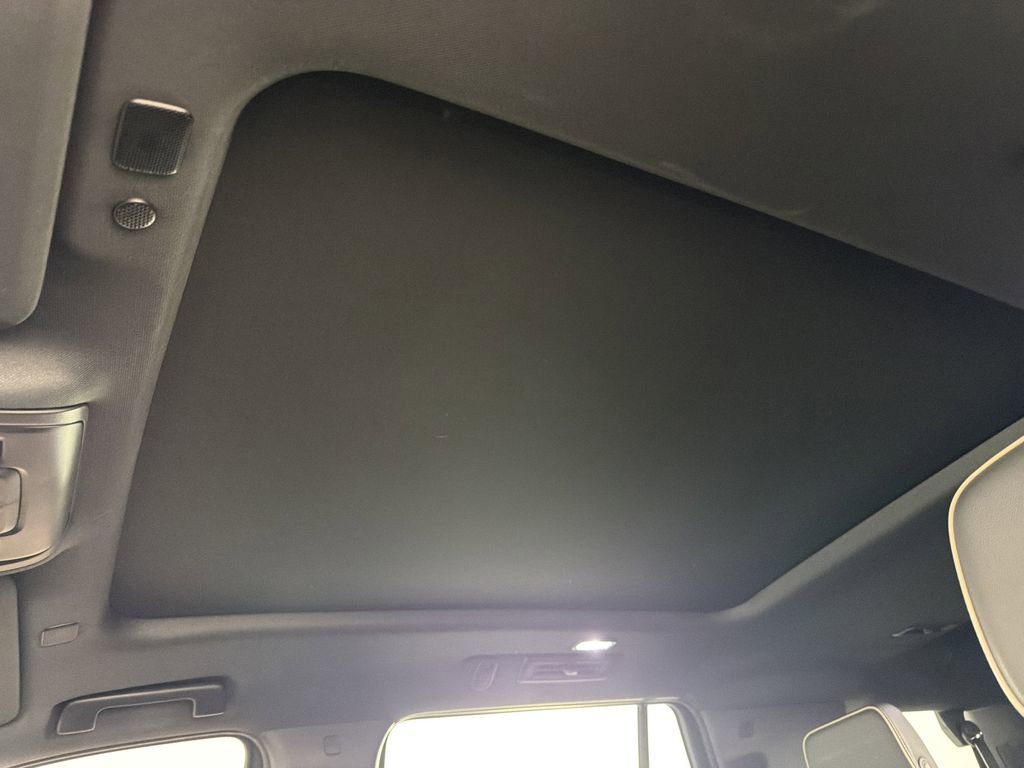 Used 2021 Chevrolet Tahoe Premier w/ Premium Package image 33