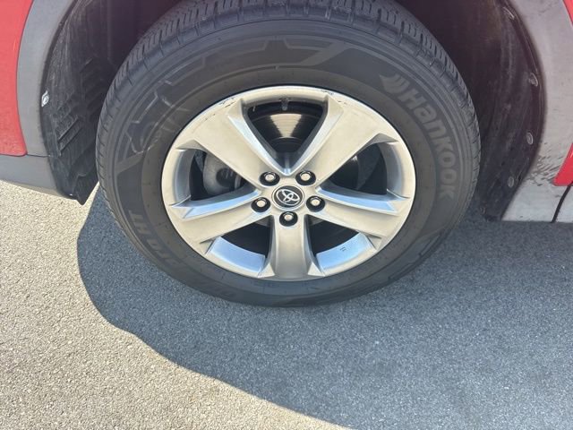 Used 2015 Toyota RAV4 XLE FWD image 9