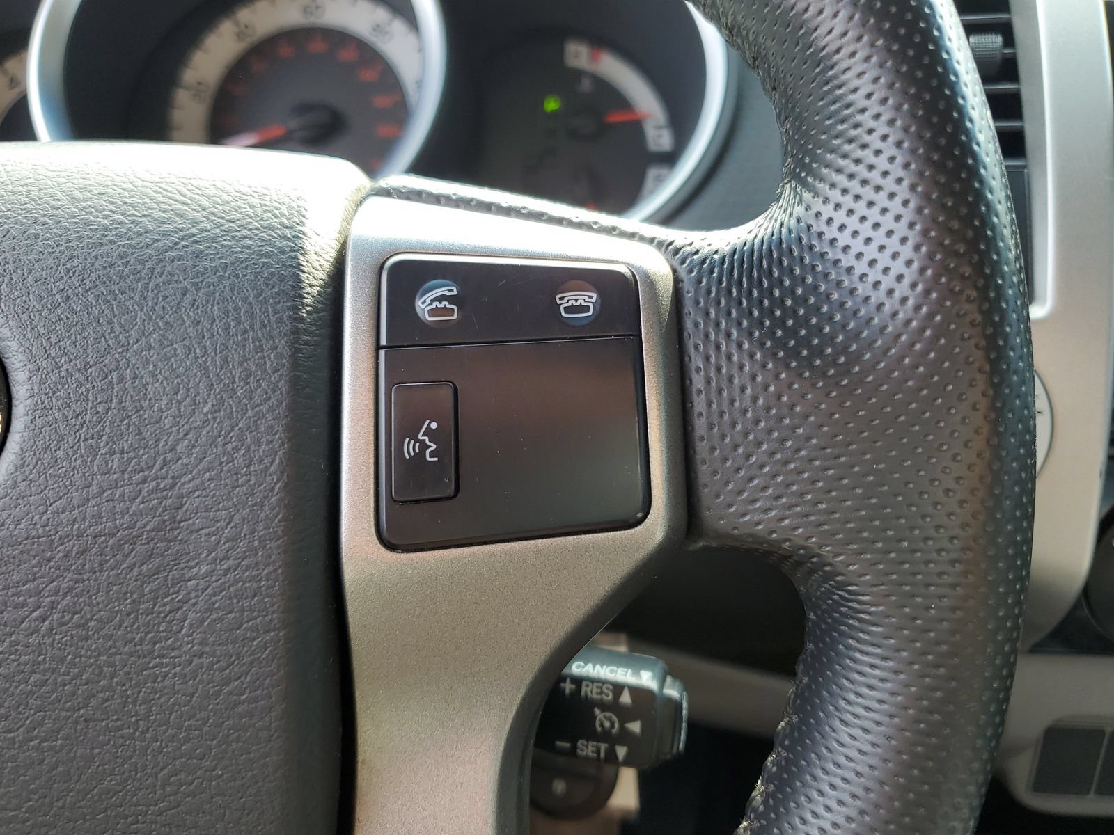 Used 2012 Toyota Tacoma 4x4 Access Cab V6 w/ TRD Sport Pkg image 23