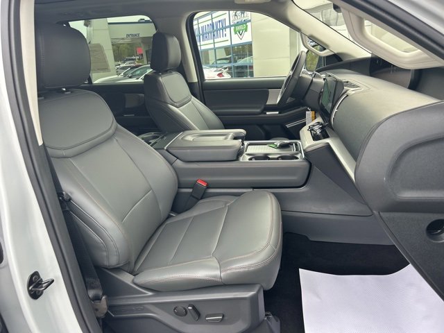 New 2025 Ford Expedition Active image 15