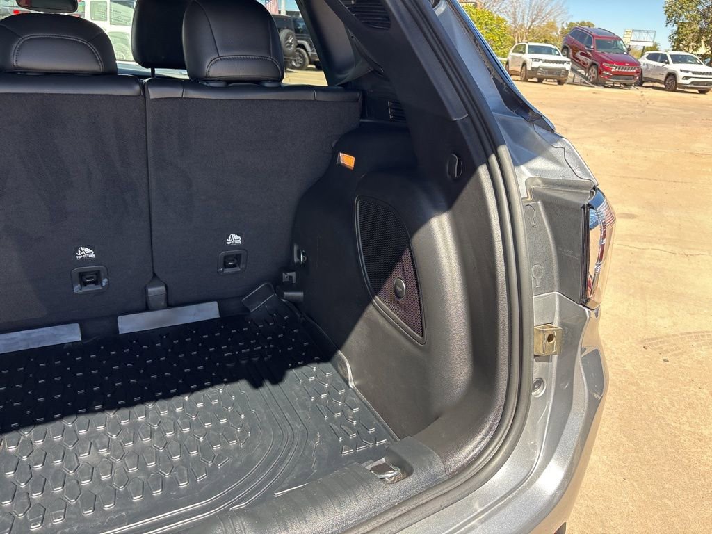 Used 2023 Jeep Compass Latitude w/ Sun and Sound Group image 38