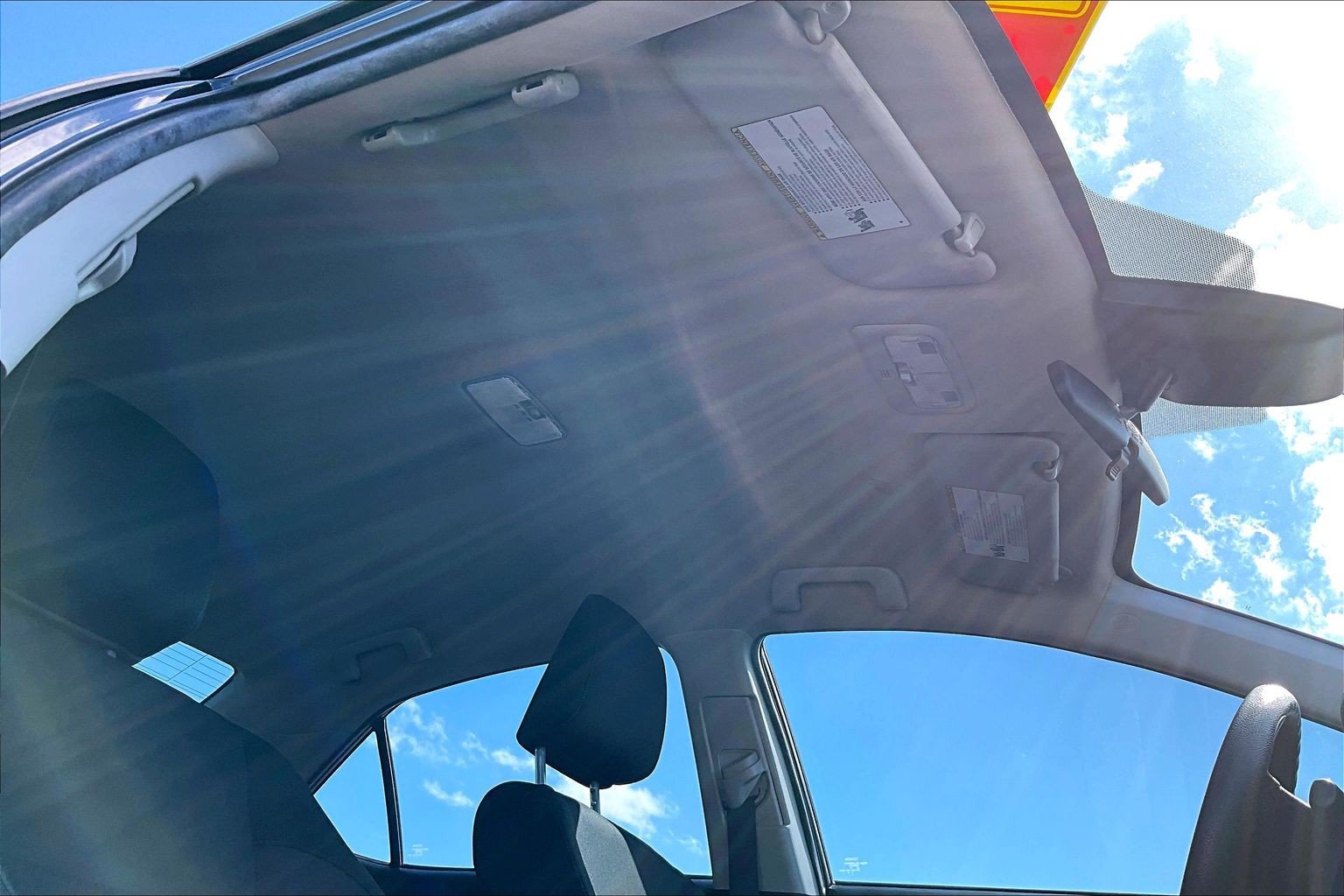 Used 2019 Toyota Corolla LE FWD image 17