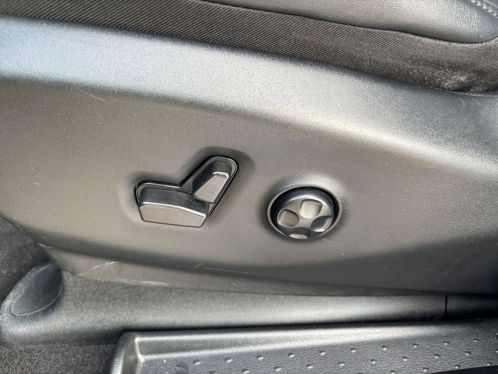 Used 2025 Chrysler Pacifica Select FWD image 21