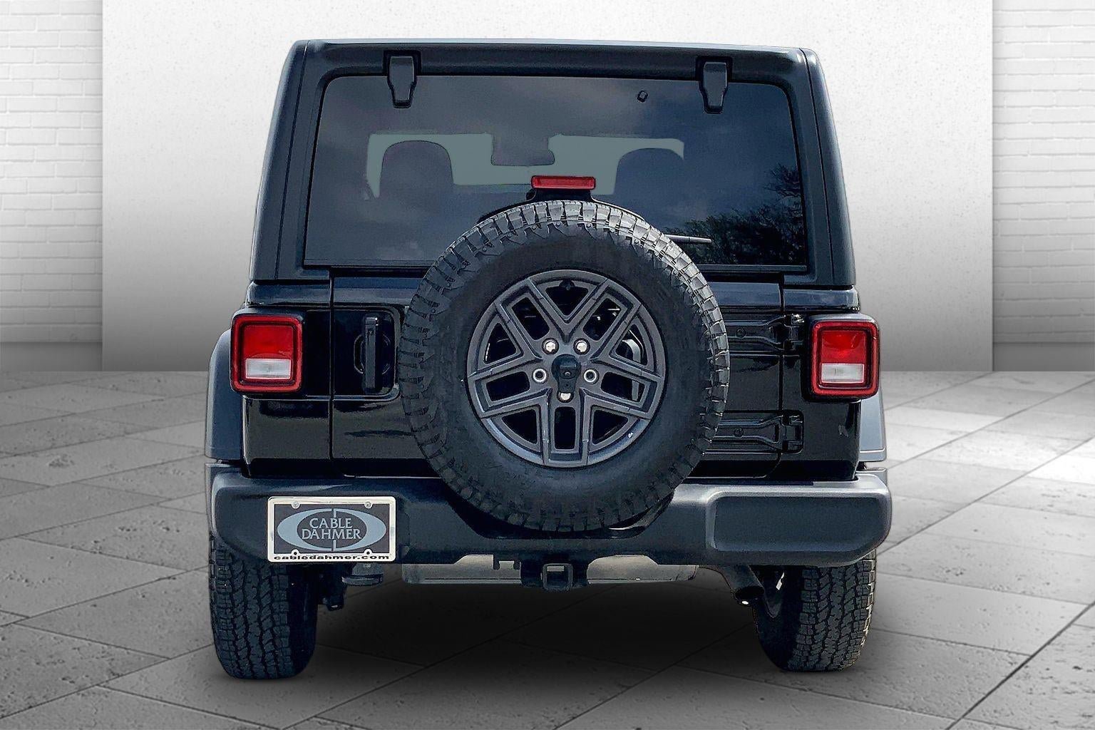 Used 2024 Jeep Wrangler Sport AWD/4WD image 3